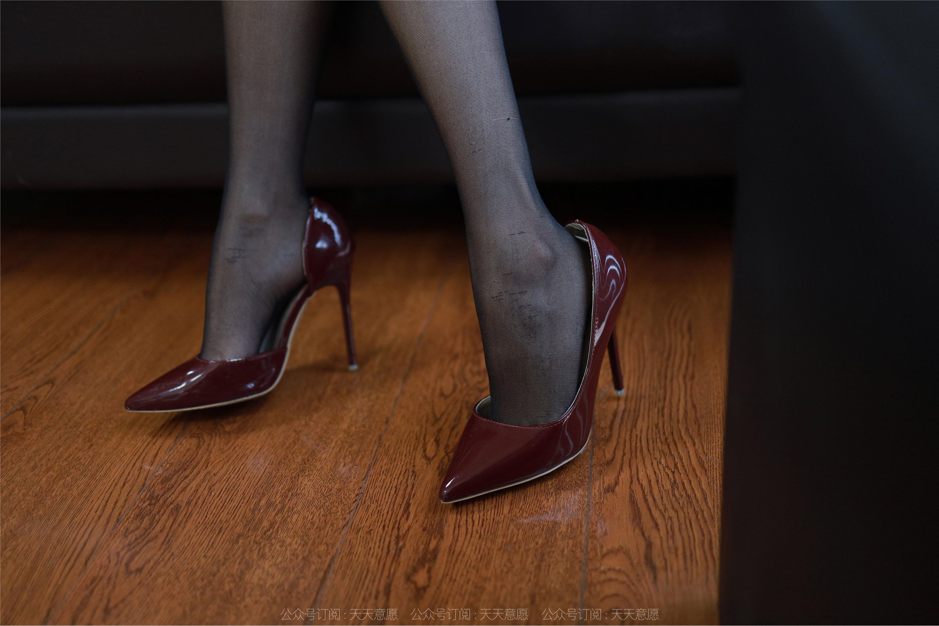 IESS异思趣向  2022.11.23 丝享家 1277 婉萍《包臀皮裙》